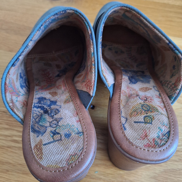 BOC BORN CONCEPT Clogs Womens Sz 8M Gray Faux Suede Block Heel Shoes Western - Picture 10 of 10